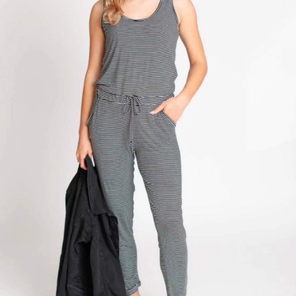 Elan Black and White Striped Sleeveless Jumpsuit